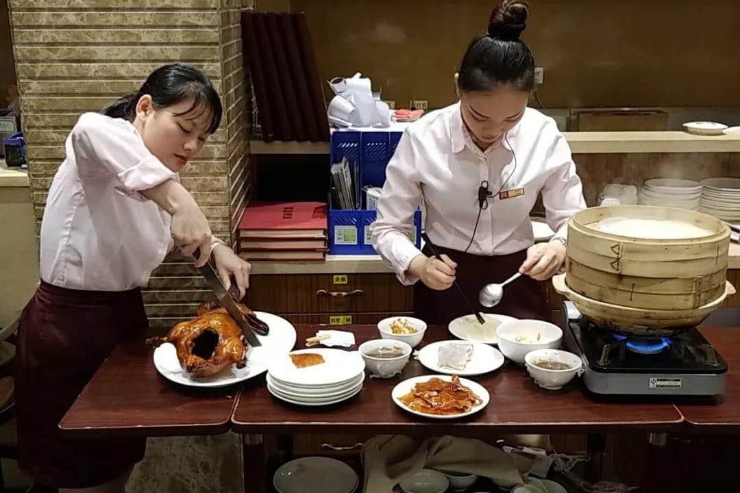 餐飲界有兩種老闆：一種是生意人，另一種是匠人……