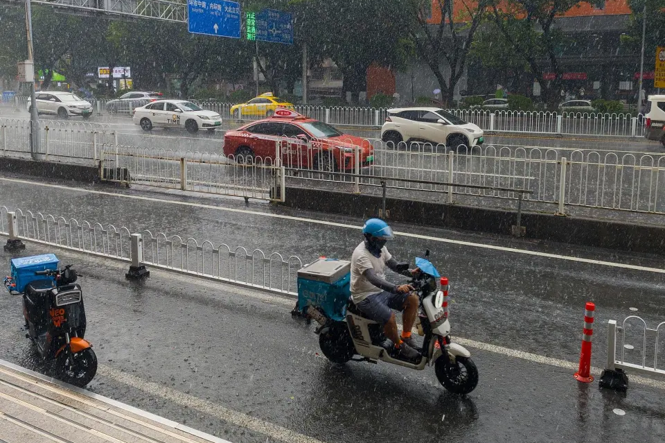 广州“电鸡”新规将实施：限速15km/h，合理吗？