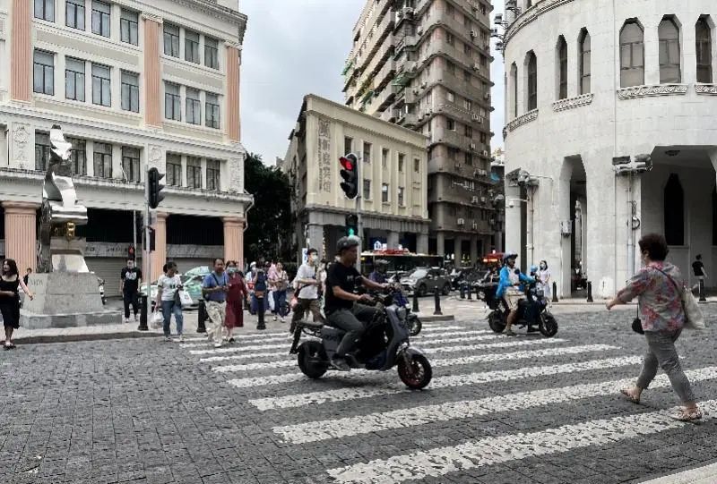 广州司机：海珠广场不是鸠路，行过经常丢个螺母……